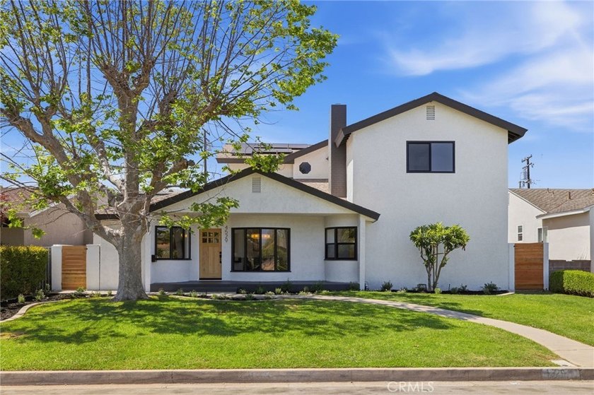4529 Pepperwood Ave is a truly exceptional residence set in the - Beach Home for sale in Long Beach, California on Beachhouse.com