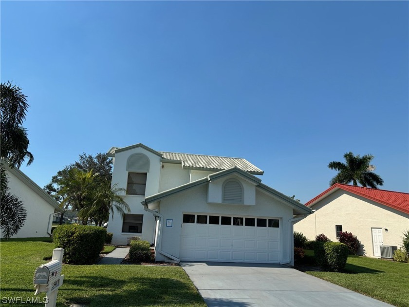 New to market 2/2 + loft updated single family unique layout - Beach Home for sale in Fort Myers, Florida on Beachhouse.com