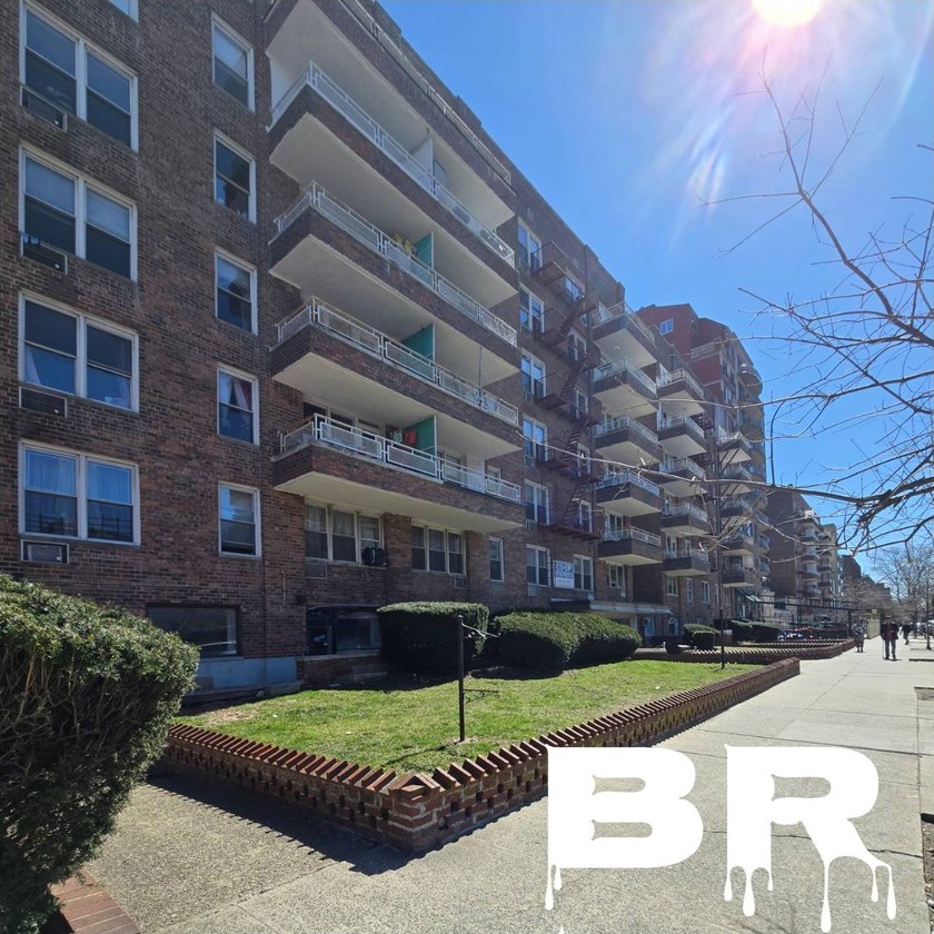 REDUCED - MOTIVATED SELLER! IMMEDIATE SUBLET! Don't miss this - Beach Apartment for sale in Brooklyn, New York on Beachhouse.com