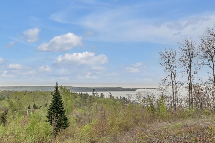 Cap-au-Corbeaux - Terrain boise de 65 562 pi2 situe dans un - Beach Lot for sale in Baie-Saint-Paul, QC on Beachhouse.com