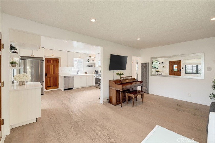 This charming beach cottage blends classic character with modern - Beach Home for sale in Manhattan Beach, California on Beachhouse.com