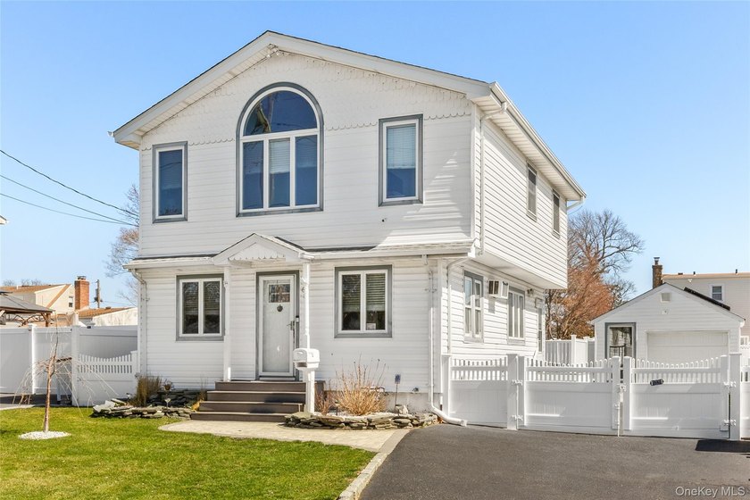 LOCATION LOCATION LOCATION...Close to the beautiful revitalized - Beach Home for sale in Lindenhurst, New York on Beachhouse.com