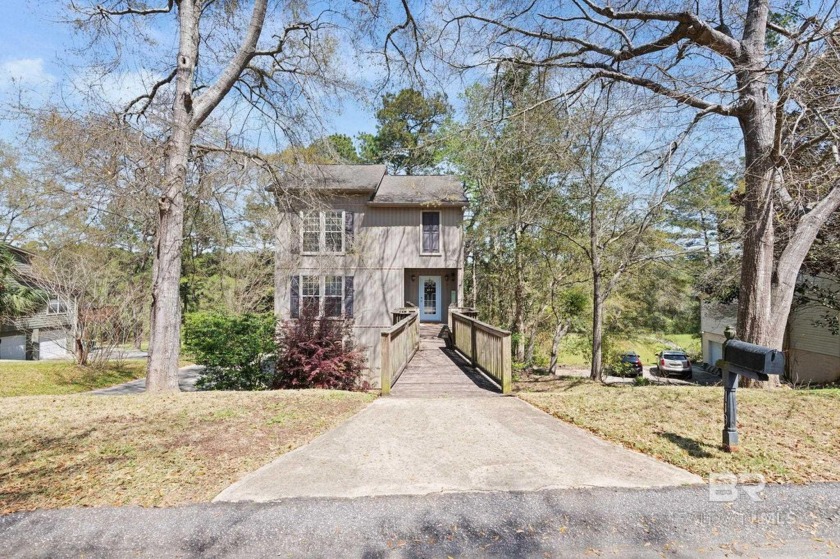 Pristine and well maintained home in the Lake Forest community - Beach Home for sale in Daphne, Alabama on Beachhouse.com