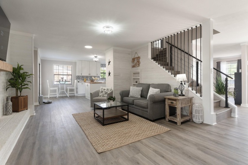 Introducing a completely renovated property that meets all - Beach Home for sale in Shalimar, Florida on Beachhouse.com