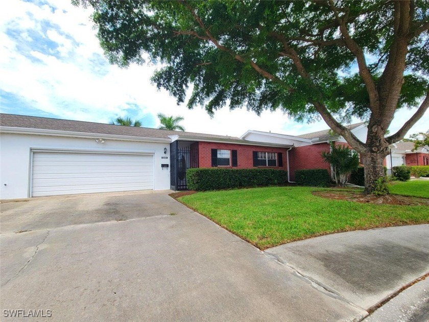 This immaculate condo is located in the desirable Myerlee Circle - Beach Townhome/Townhouse for sale in Fort Myers, Florida on Beachhouse.com