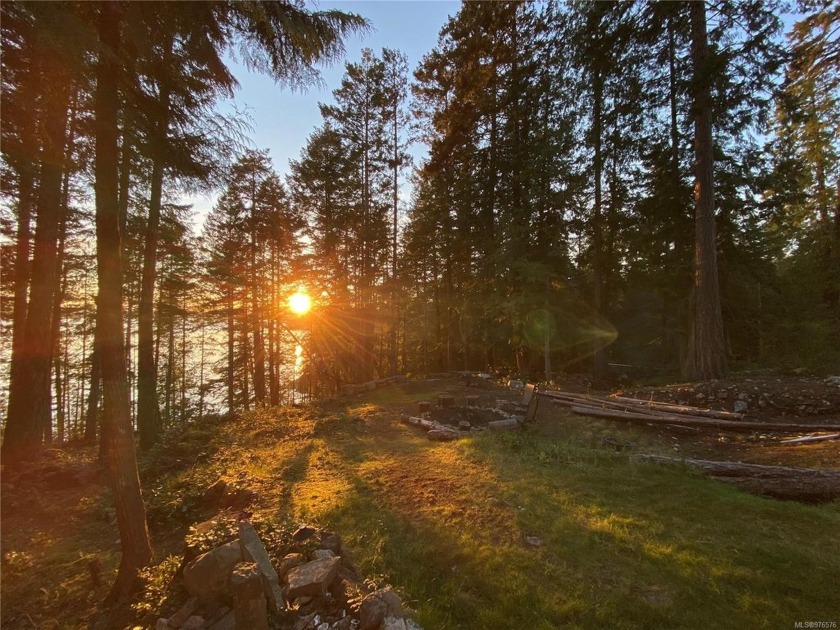 Come and create your own vision while living in comfort. Rustic - Beach Home for sale in Cortes Island,  on Beachhouse.com