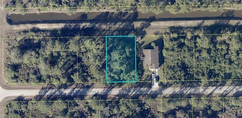 Canal lot in the SE area of Lehigh e and build your home here - Beach Lot for sale in Lehigh Acres, Florida on Beachhouse.com