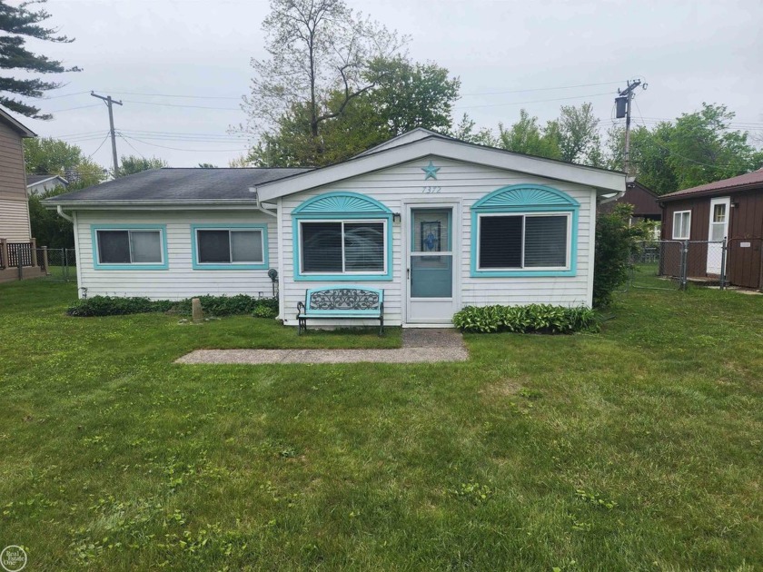 Charming Cottage Just 4 Houses from Lake Huron! Looking for the - Beach Home for sale in Lexington, Michigan on Beachhouse.com