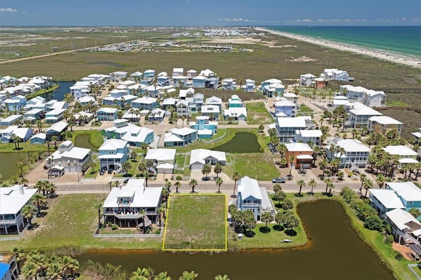 Gated beach & golf cart access community with large lot to build - Beach Lot for sale in Port Aransas, Texas on Beachhouse.com