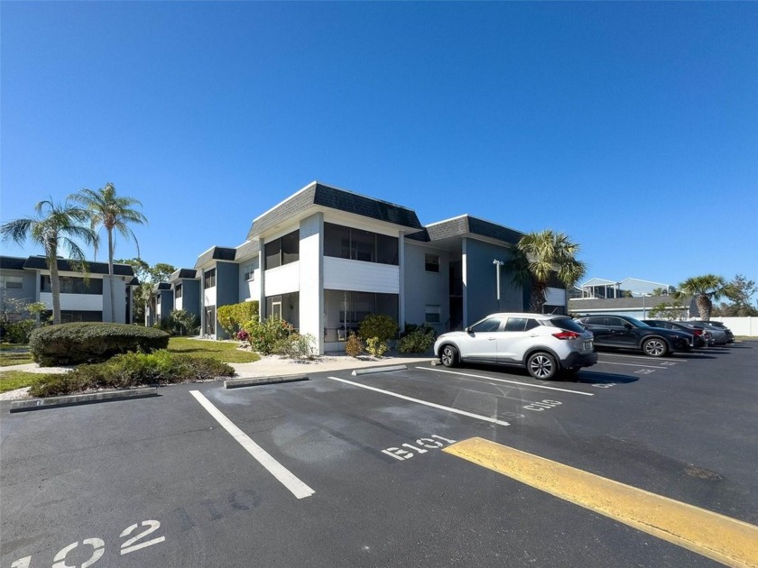 Fully Renovated 2BR/2BA Corner Unit - Exceptional Style, Comfort - Beach Condo for sale in Bradenton, Florida on Beachhouse.com