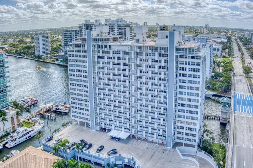Waterfront living at it's finest. Expansive lobby with wide - Beach Condo for sale in Fort Lauderdale, Florida on Beachhouse.com