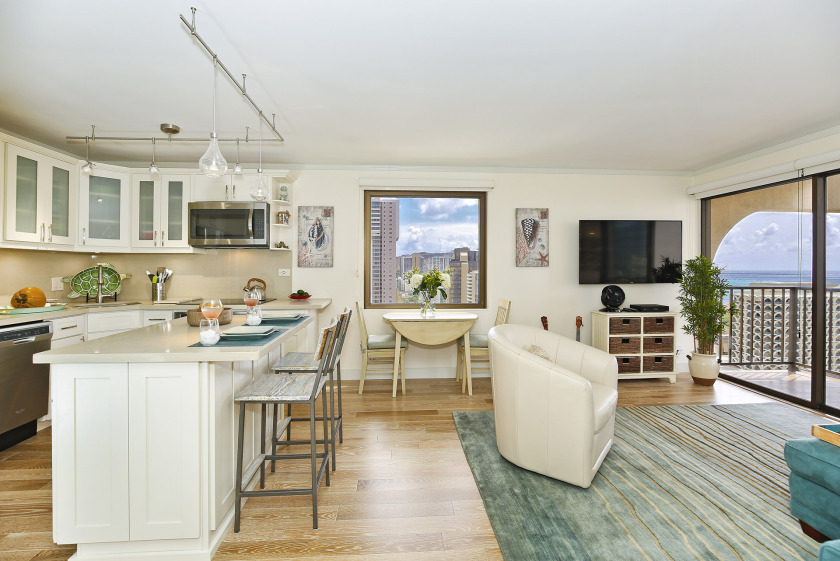 REMODELED Corner Unit with Ocean Views, 1 Free Parking, Wi-Fi - Beach Vacation Rentals in Honolulu, Hawaii on Beachhouse.com