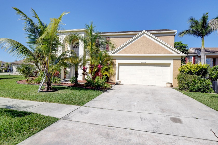 Spacious 4 br/2.1ba home in Boca Winds. Situated on a large - Beach Home for sale in Boca Raton, Florida on Beachhouse.com