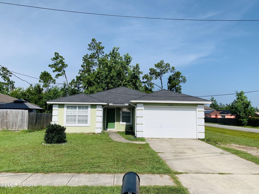 Nice home in Lynn Haven located on a corner lot. Corner lots are - Beach Home for sale in Lynn Haven, Florida on Beachhouse.com