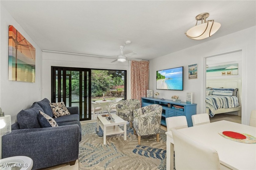 BEAUTIFUL TURNKEY unit at Park Shore Resort. Step into this - Beach Condo for sale in Naples, Florida on Beachhouse.com