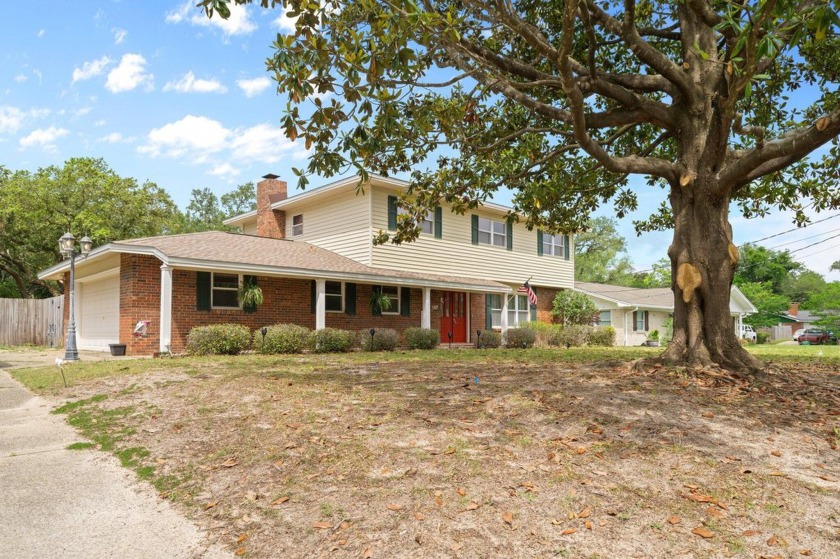 Are you looking for a 4 bedroom home conveniently located to - Beach Home for sale in Shalimar, Florida on Beachhouse.com