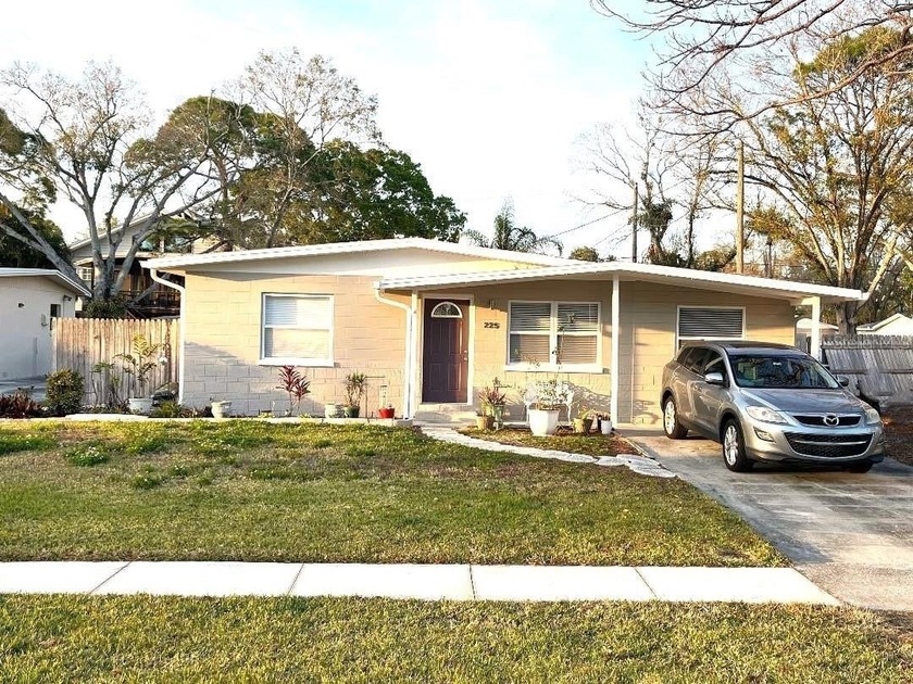 Move-In Ready and extensively updated, this beautifully - Beach Home for sale in St. Petersburg, Florida on Beachhouse.com