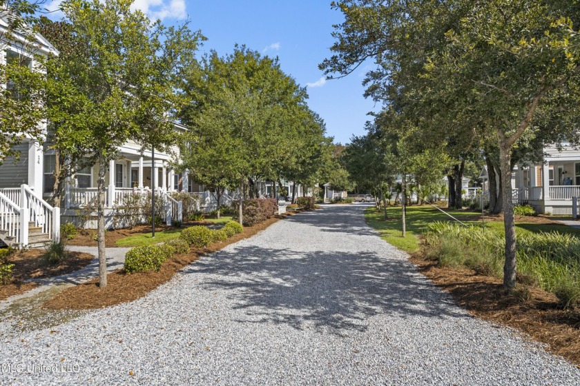 Introducing a charming 2-bedroom, 2-bathroom cottage, this unit - Beach Townhome/Townhouse for sale in Ocean Springs, Mississippi on Beachhouse.com