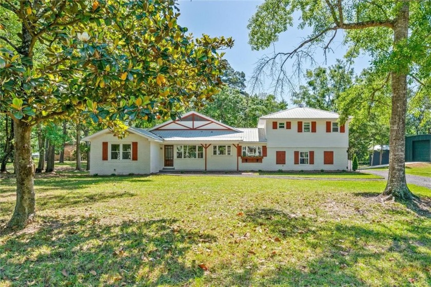 Sitting on 1.8 waterfront acres, come see this beautiful indoor - Beach Home for sale in Mobile, Alabama on Beachhouse.com
