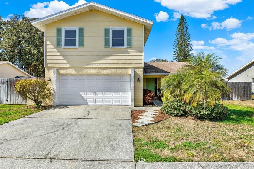 Under contract-accepting backup offers. Welcome to this spacious - Beach Home for sale in Palm Harbor, Florida on Beachhouse.com