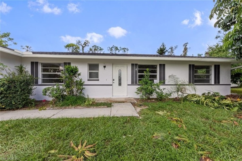 **Charming 4-Bedroom + Den Pool Home with Handicap Accessibility - Beach Home for sale in Fort Myers, Florida on Beachhouse.com