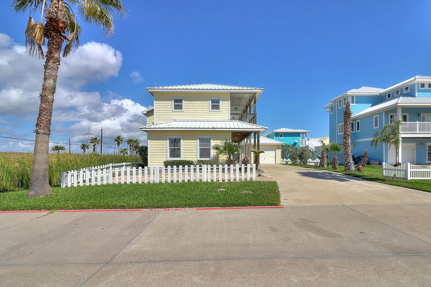Newly Remodeled Home w Community Pool and - Beach Vacation Rentals in Port Aransas, Texas on Beachhouse.com