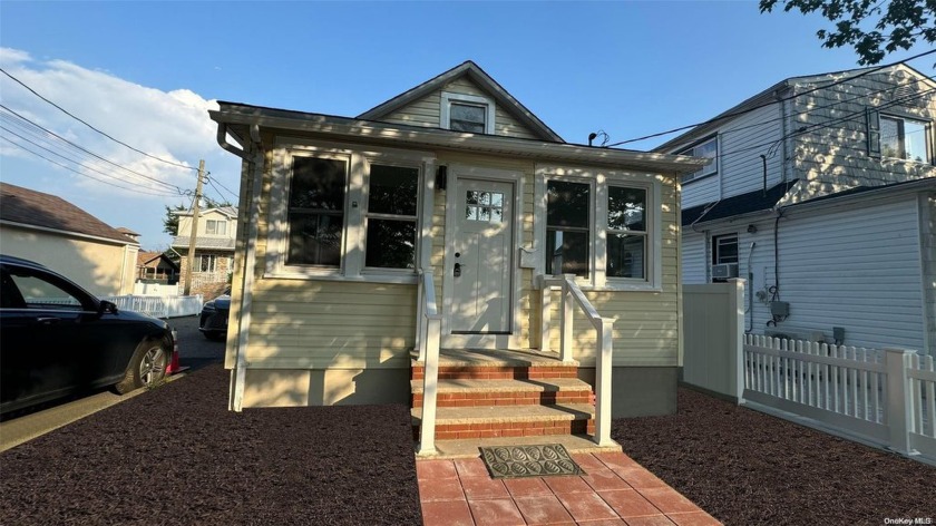 Detached One Dwelling Situated In New Dorp. Close To Beach - Beach Home for sale in Staten Island, New York on Beachhouse.com