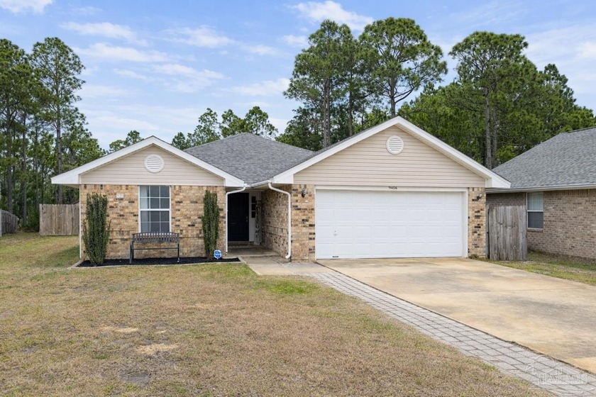 Move-in ready, well-maintained home situated on a generous lot - Beach Home for sale in Navarre, Florida on Beachhouse.com