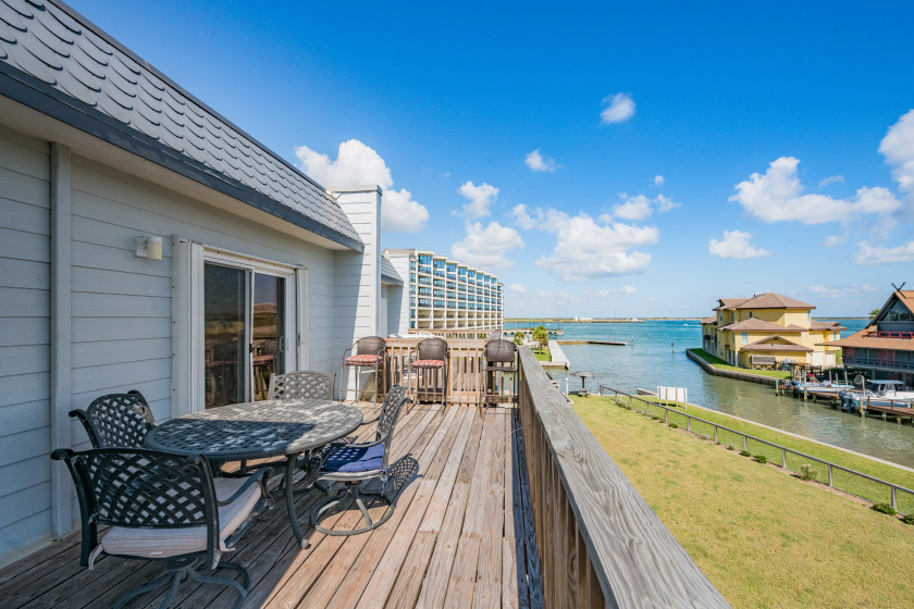 Top floor studio, gorgeous view of the ship - Beach Vacation Rentals in Port Aransas, Texas on Beachhouse.com