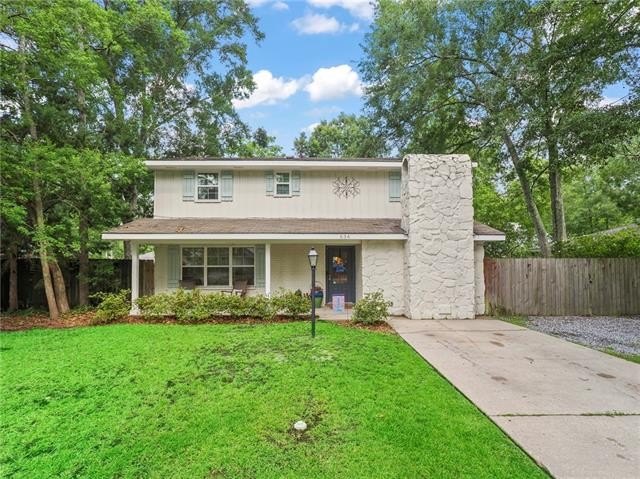 Just 3 blocks from the Mandeville lakefront, this beautifully - Beach Home for sale in Mandeville, Louisiana on Beachhouse.com