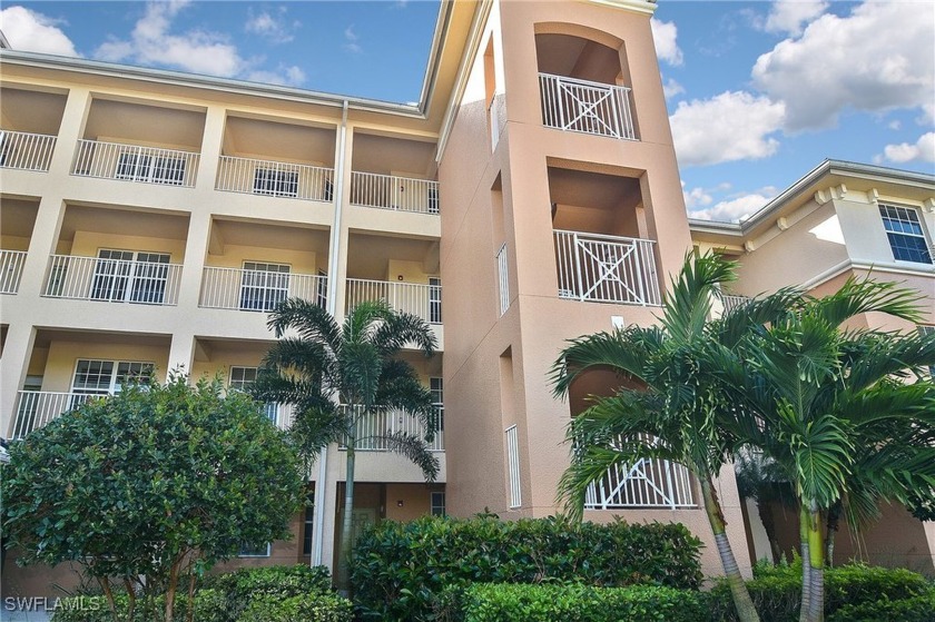 This 2 Bedroom 2 Bathroom condo is TURNKEY perfection. High and - Beach Condo for sale in Fort Myers, Florida on Beachhouse.com