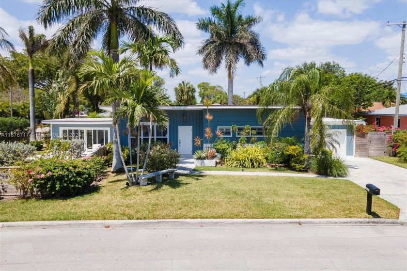 Discover your dream home in Lake Worth Beach! This captivating - Beach Home for sale in Lake Worth, Florida on Beachhouse.com