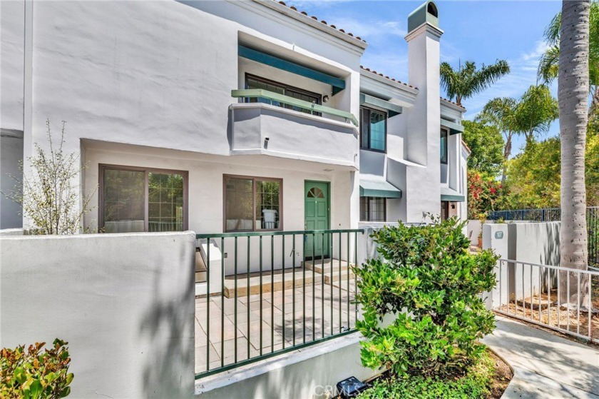 Located in the gorgeous, guard gated community of Pacific Ranch - Beach Townhome/Townhouse for sale in Huntington Beach, California on Beachhouse.com