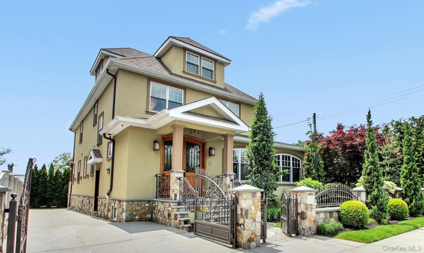 This lovely Whitestone home showcases exceptional designer - Beach Home for sale in Queens, New York on Beachhouse.com