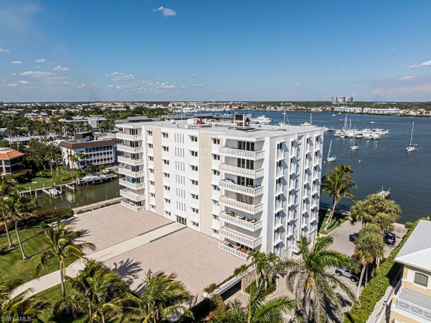 RARE SIXTH FLOOR corner residence in the iconic Bay Terrace, the - Beach Condo for sale in Naples, Florida on Beachhouse.com