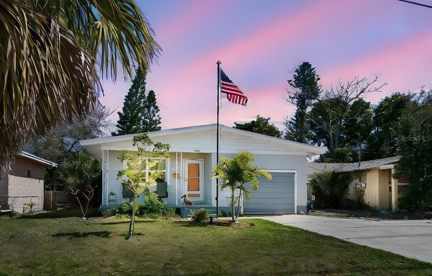 ***$5,000 PRICE IMPROVEMENT AND SELLER IS OFFERING $5,000 - Beach Home for sale in St. Petersburg, Florida on Beachhouse.com