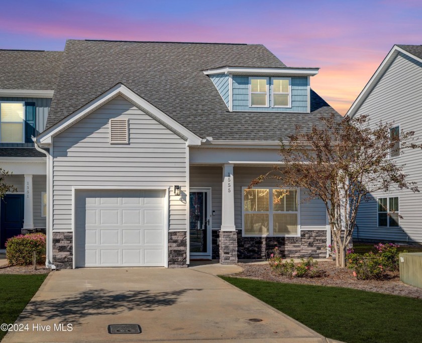 Welcome to 1555 Grey Cliff Run in Wilmington! This 4-bedroom, 2 - Beach Townhome/Townhouse for sale in Wilmington, North Carolina on Beachhouse.com