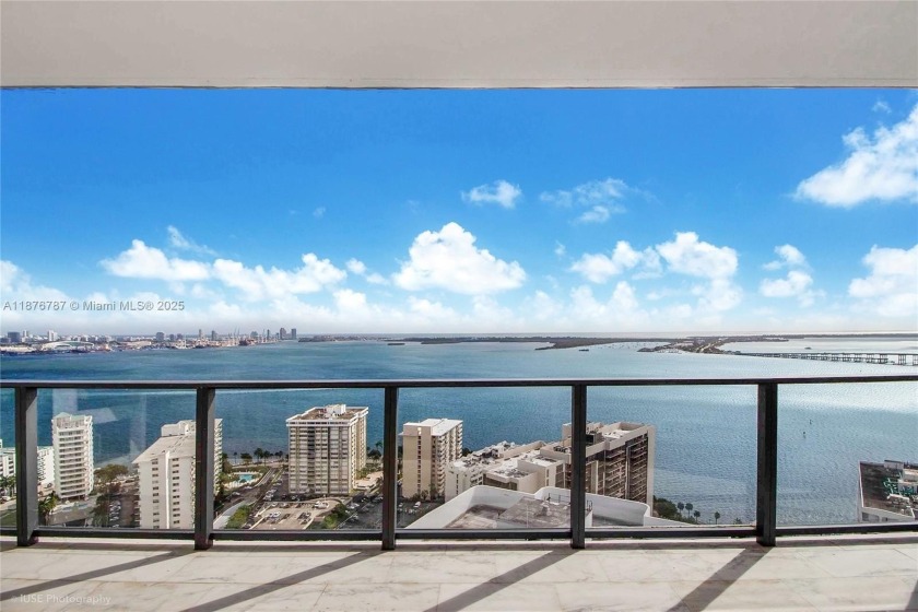 DIRECT WATERFRONT MOST DESIRABLE PREMIUM LINE 02 CORNER UNIT IN - Beach Condo for sale in Miami, Florida on Beachhouse.com