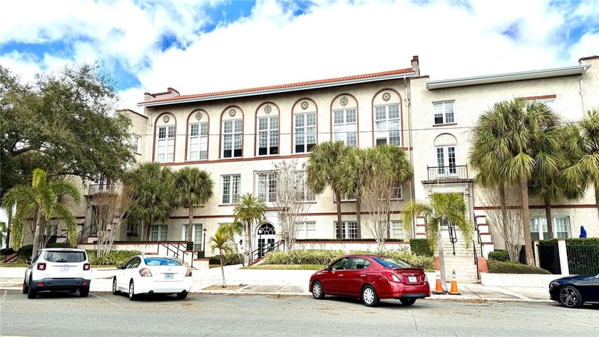 This spacious 875-square-foot condo, one of the larger units - Beach Condo for sale in St. Petersburg, Florida on Beachhouse.com