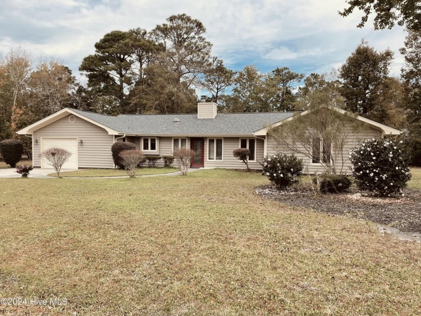 Charming 3-Bedroom Home in Gated Brandywine Bay Community - Beach Home for sale in Morehead City, North Carolina on Beachhouse.com