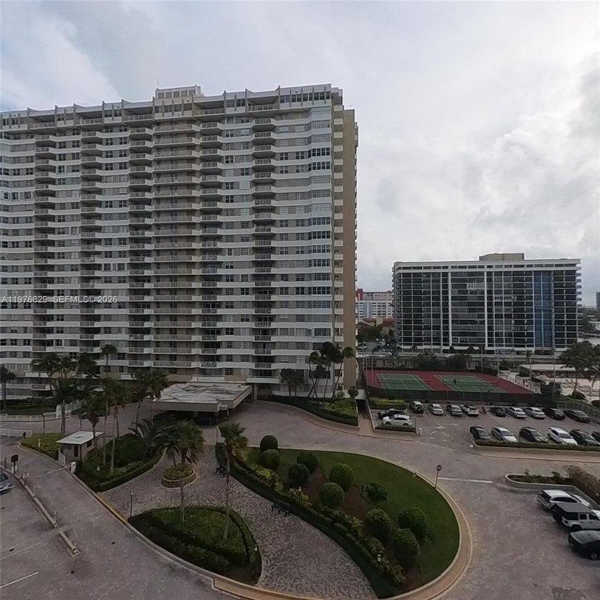 Impressive 1-Bedroom Condominium in A Prime Hallandale Beach - Beach Condo for sale in Hallandale Beach, Florida on Beachhouse.com