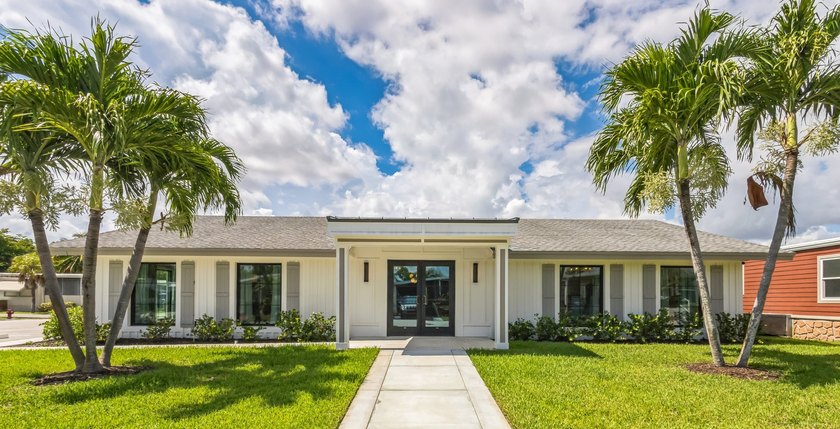Welcome to this inviting 2-bedroom, 2-bathroom residence - Beach Home for sale in Deerfield Beach, Florida on Beachhouse.com
