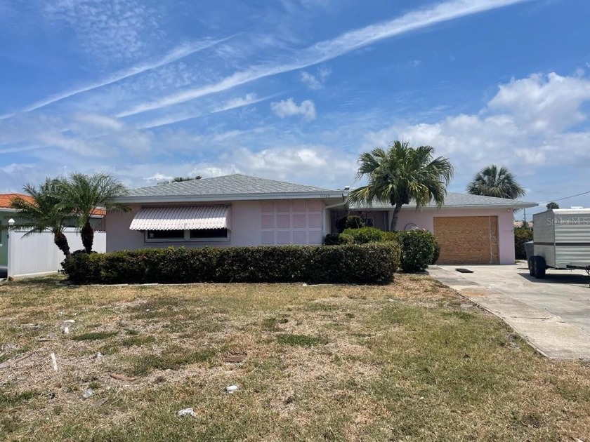 Excellent waterfront location with a new composite dock (2024) - Beach Home for sale in Treasure Island, Florida on Beachhouse.com