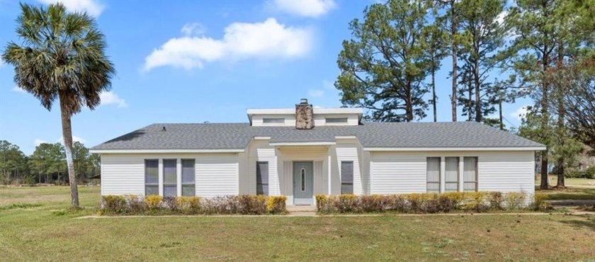 HORSES WELCOME! Spacious, Private, and Ready to Call Home! - Beach Home for sale in Theodore, Alabama on Beachhouse.com