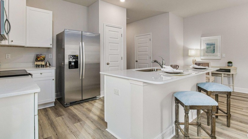 Welcome to your dream coastal retreat! Nestled in an ideal - Beach Townhome/Townhouse for sale in Gulf Breeze, Florida on Beachhouse.com