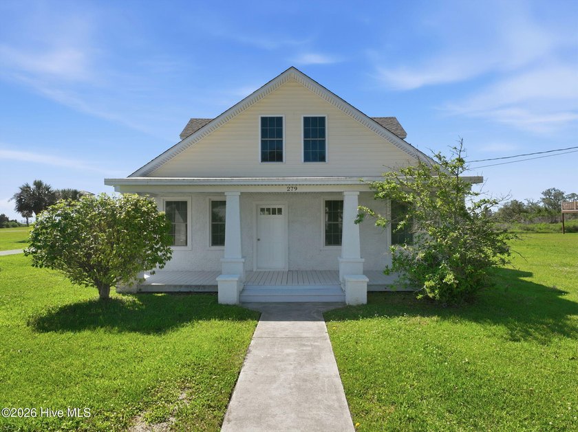 Tucked away in the charming waterfront community of Marshallberg - Beach Home for sale in Marshallberg, North Carolina on Beachhouse.com