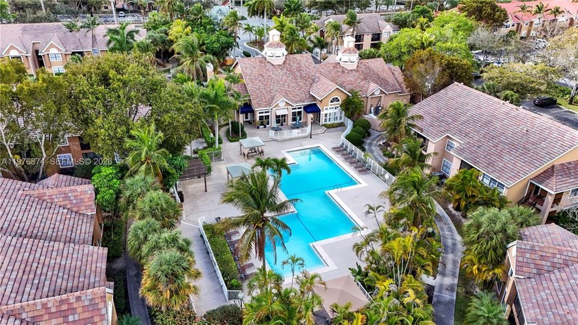 PRICE IMPROVEMENT!  Attention buyers...LOWEST PRICED UNIT IN THE - Beach Condo for sale in Miami, Florida on Beachhouse.com