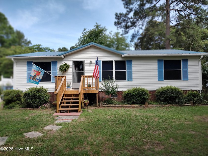 Priced to sell!! This 3/2 manufactured home in Lakewood Estates - Beach Home for sale in Shallotte, North Carolina on Beachhouse.com