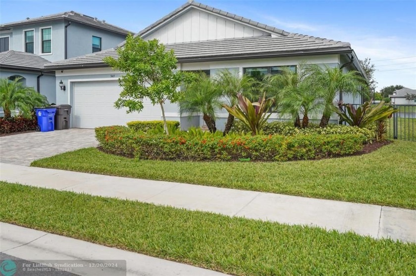 Amazing 4/2 Home newer construction open functional plan, 2 car - Beach Home for sale in Lauderdale Lakes, Florida on Beachhouse.com