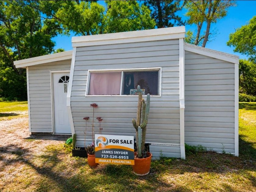 Welcome to Vacation Village, Largo's premier ALL-AGE community - Beach Home for sale in Largo, Florida on Beachhouse.com